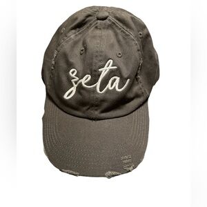 ZTA - Zeta Distressed Cap Grey